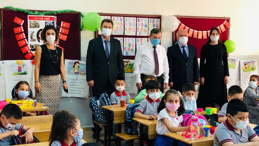 Şehzadeler Kaymakamı Sayın Cemal Hüsnü ÇAYKARA Fatih Vefik Kitapçıgil İlkokulu' nu Ziyaret Etti