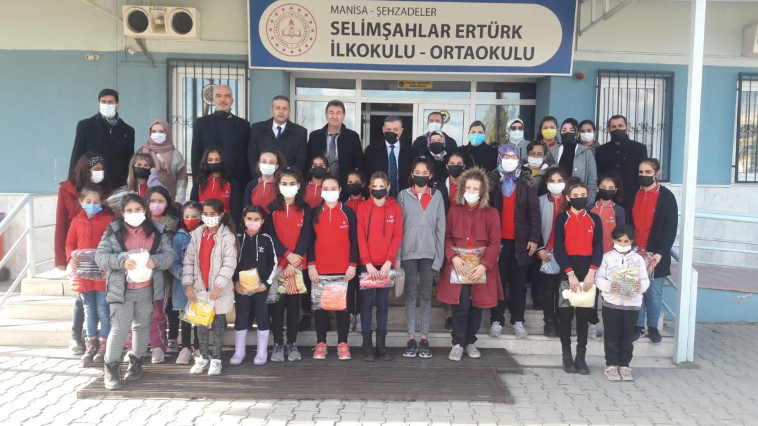 Şehzadeler Kaymakamı Sayın Cemal Hüsnü ÇAYKARA Selimşahlar Ertürk İlk-Ortaokulu'nu Ziyaret etti
