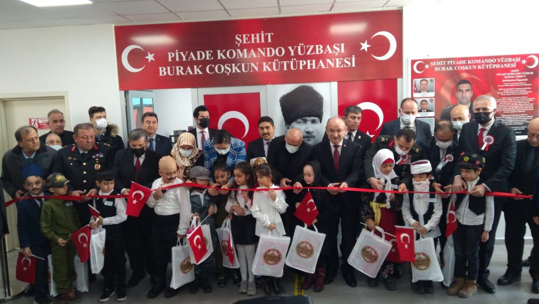 Manisa Valisi Sayın Yaşar KARADENİZ, Vicdan Karaosmanoğlu İlkokulu'nda Kütüphane Açılışını Yaptı