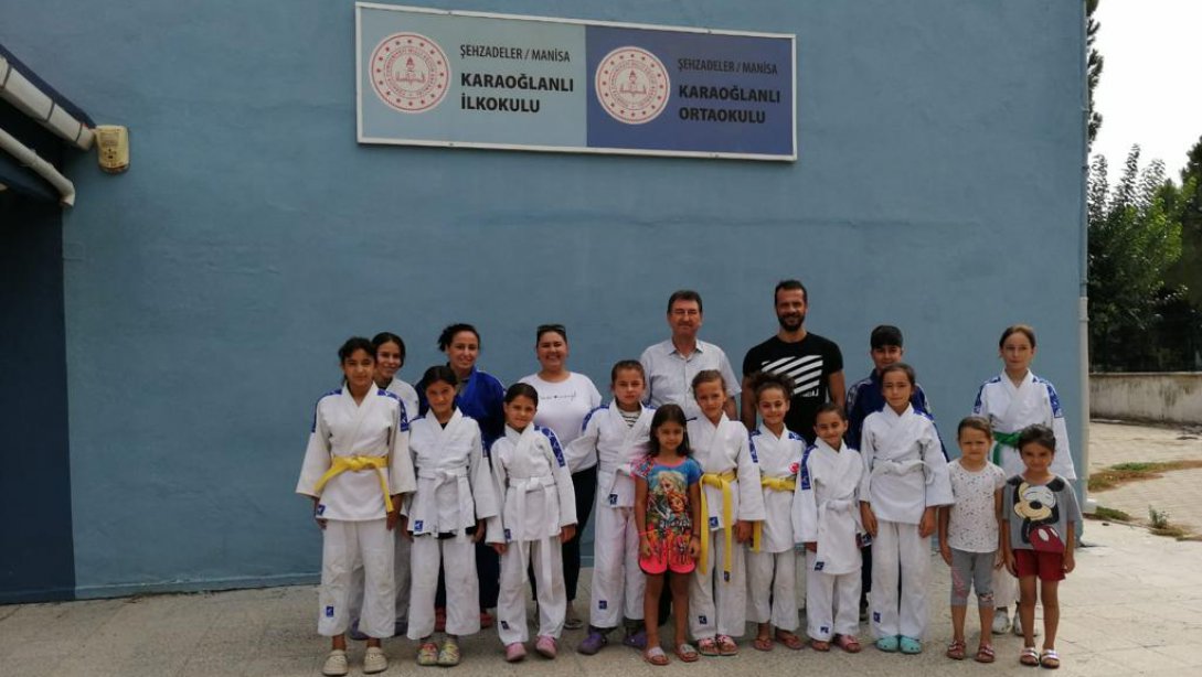 Şehzadeler İlçe Milli Eğitim Müdürü Sayın Metin GENÇAY Karaoğlanlı İlk-Ortaokulu'nu Ziyaret Etti