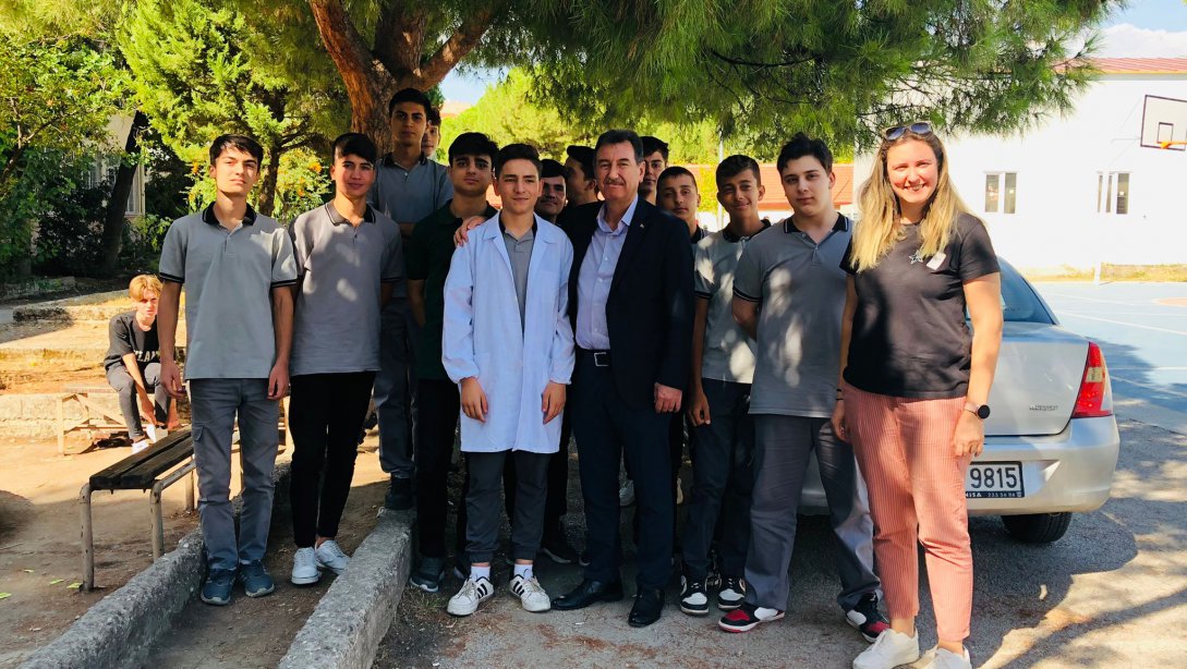 Şehzadeler İlçe Milli Eğitim Müdürü Sayın Metin GENÇAY'dan Manisa Mesleki ve Teknik Anadolu Lisesi Ziyareti