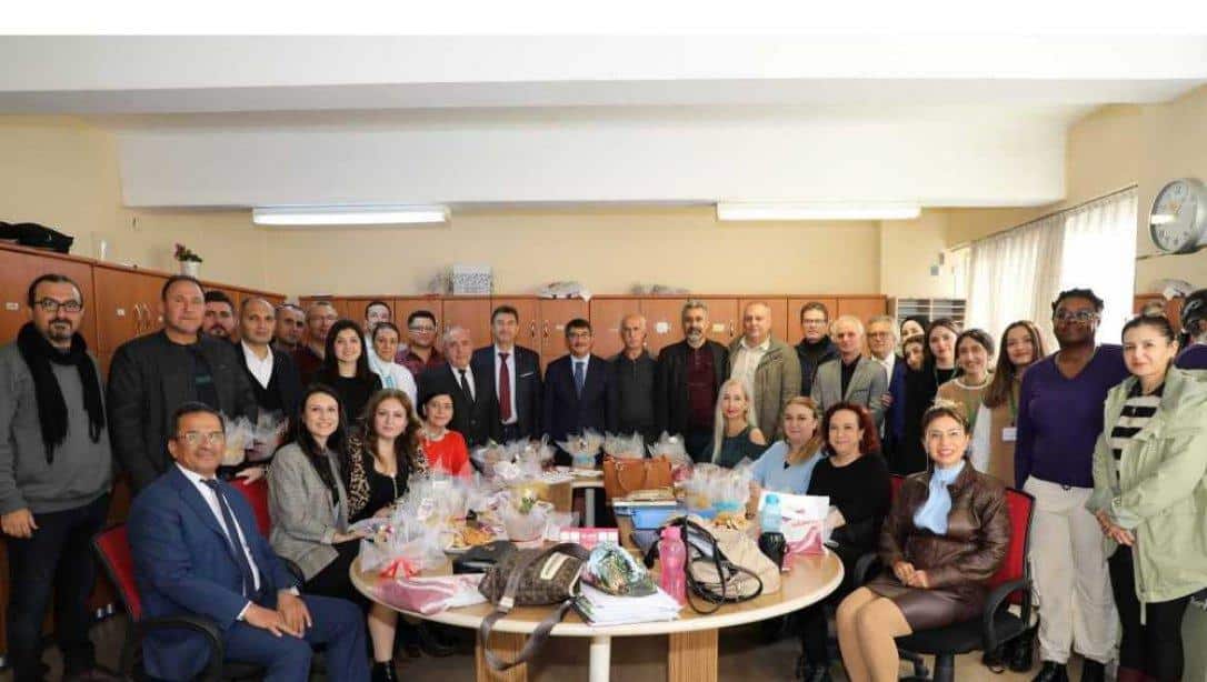 Şehzadeler Belediye Başkanı ve İlçe Milli Eğitim Müdürümüz Manisa Lisesi'ni Ziyaret Etti